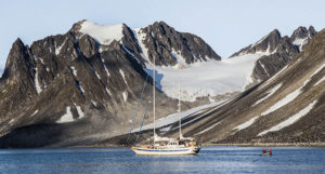 Duen liveaboard orca snorkeling ship